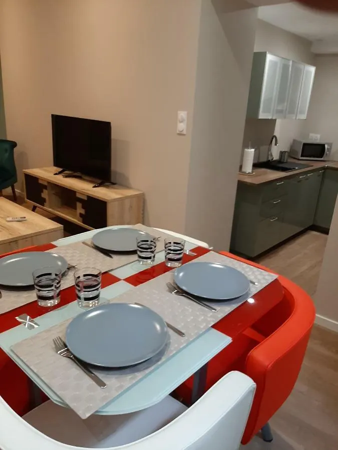 T2 50 à 60 M2 déplacement PRO ou couple avec enfants Les Hauts De Bourg Appartement